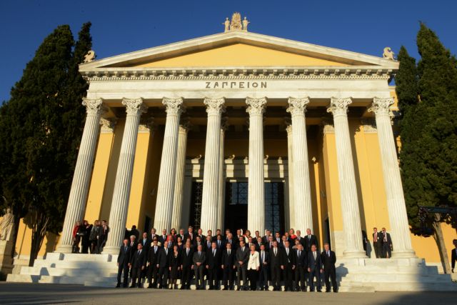 Πρεμιέρα της ελληνικής προεδρίας με στήριξη και ευρωδίλημμα
