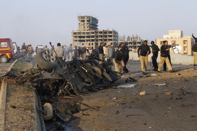 Νεκροί αστυνομικοί από έκρηξη βόμβας στο Πακιστάν