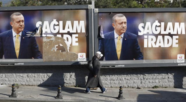 «Προβοκάτορες» καταγγέλει ο Ερντογάν για τα επεισόδια στην Εθνοσυνέλευση
