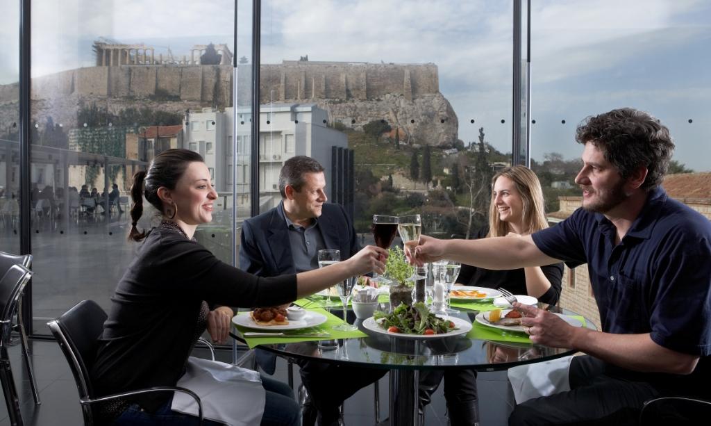 Το εστιατόριο του Μουσείου της Ακρόπολης στα κορυφαία πέντε του κόσμου, σύμφωνα με την Toronto Star