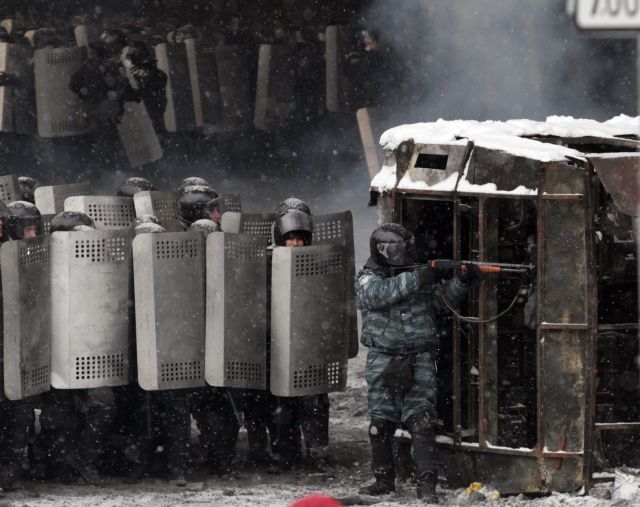«Οι διαδηλωτές είναι τρομοκράτες», λέει ο πρωθυπουργός της Ουκρανίας