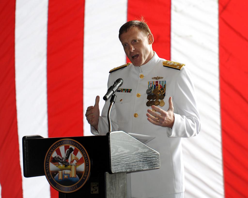 Washington Post: Ο ναύαρχος Μάικλ Ρότζερς θα αναλάβει επικεφαλής της NSA