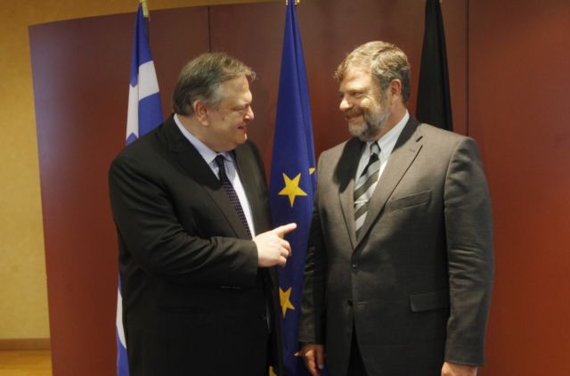 Λεπτές «πράσινες» γραμμές | tanea.gr Λεπτές «πράσινες» γραμμές | tanea.gr