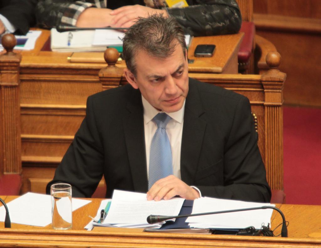 Βρούτσης προς ΣΥΡΙΖΑ: «Αύξηση του κατώτατου μισθού θα έφερνε 200.000 απολύσεις»