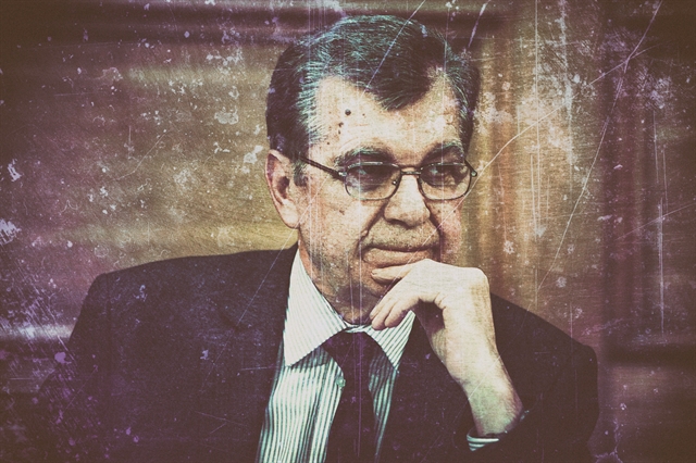 Ο Γιατρός, ο Πολιτικός, ο Δάσκαλος