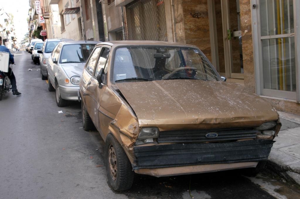 Θεσσαλονίκη: Ξεκινά την Πέμπτη επιχείρηση απόσυρσης εγκαταλειμμένων αυτοκινήτων