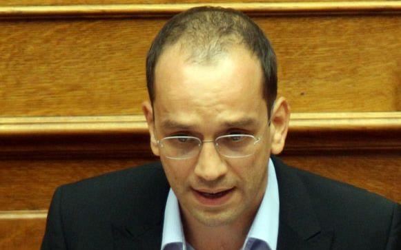 Σάλος στη Βουλή: Βουλευτής του ΣΥΡΙΖΑ είπε ότι «ο Σαμαράς θα έχει το τέλος του Γιανουκόβιτς»