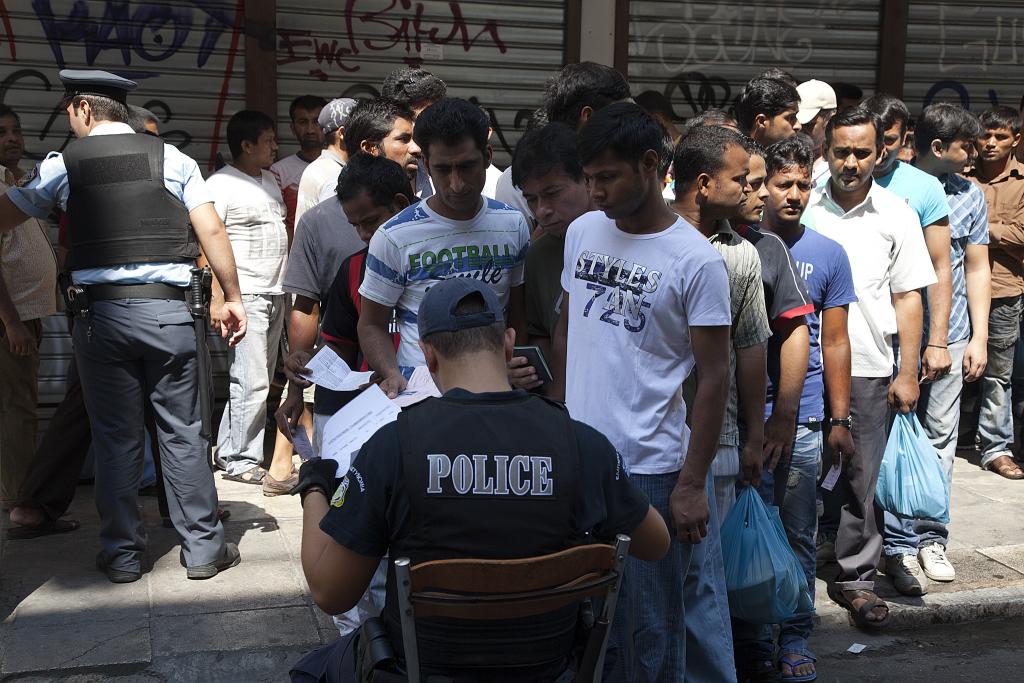 Μειώθηκε στους 43.000 ο αριθμός των παράνομων μεταναστών που συνελήφθησαν το 2013 στην Ελλάδα