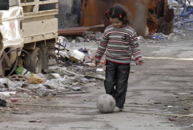Συρία: Επαναλαμβάνονται οι ανθρωπιστικές επιχειρήσεις στη Χομς