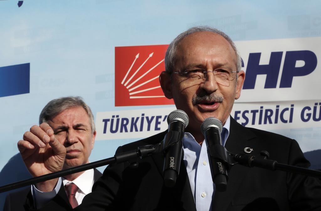 «Πάρε το ελικόπτερο και φύγε» είπε στον Ερντογάν ο αρχηγός της τουρκικής αντιπολίτευσης