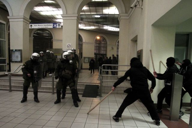 ΜΟΝΑΣΤΗΡΑΚΙ ΣΥΛΛΗΨΕΙΣ ΚΑΙ ΠΡΟΣΑΓΩΓΕΣ ΜΕΤΑ ΤΑ ΕΠΕΙΣΟΔΙΑ ΣΤΟΝ ΣΤΑΘΜΟ