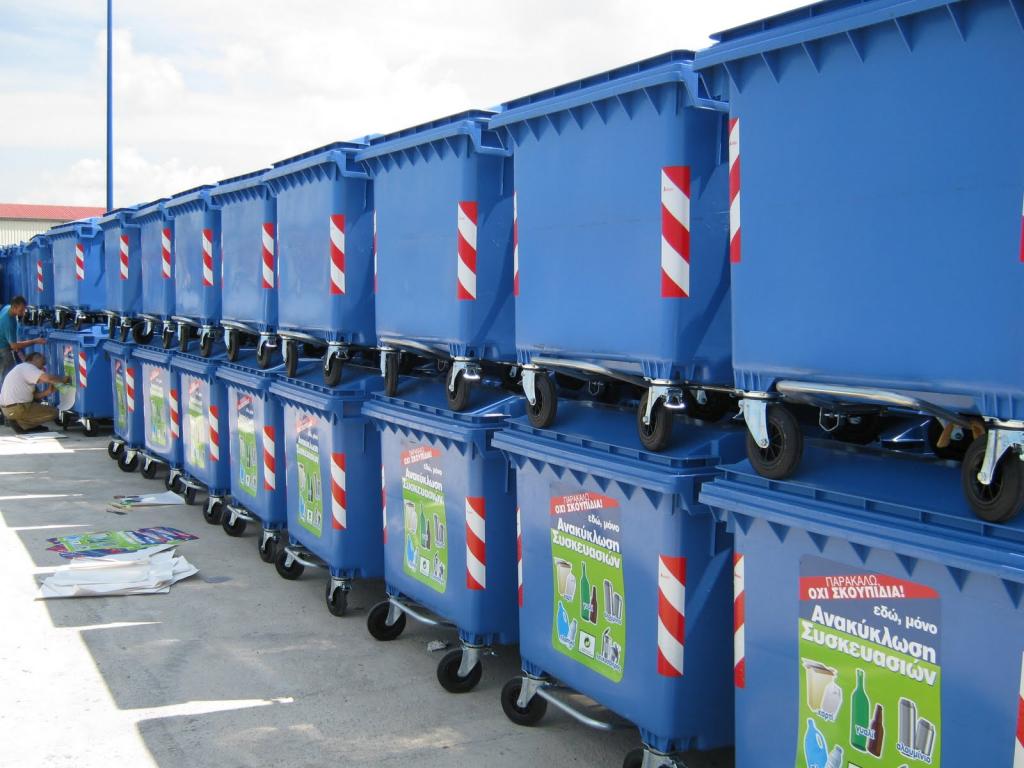 Εκλεψαν πέντε τόνους ανακυκλώσιμα υλικά από τους μπλε κάδους στη Θεσσαλονίκη