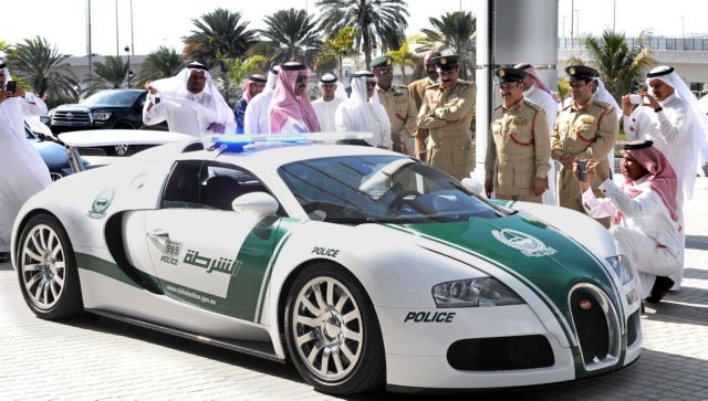 [Η ιστορία της ημέρας] Μια Bugatti 1,6 εκατ. ευρώ για την αστυνομία του Ντουμπάι
