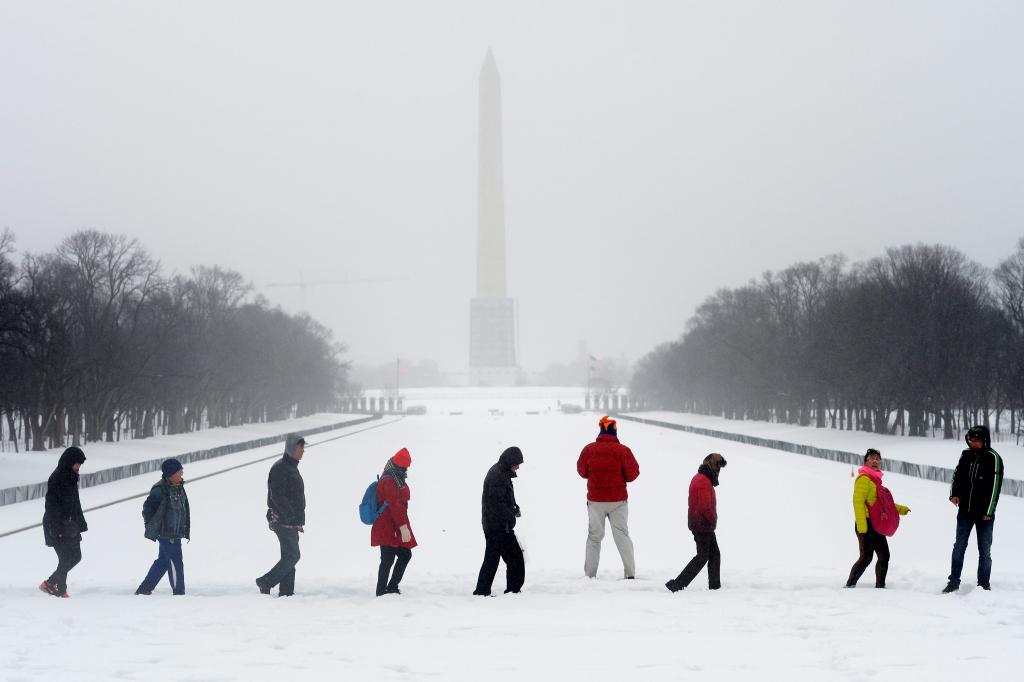 Στο έλεος του χιονιά και πάλι οι ΗΠΑ: Τουλάχιστον 12 νεκροί εξαιτίας της κακοκαιρίας