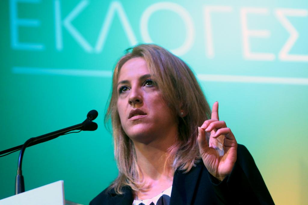 Ρένα Δούρου: «Αλλιώς μαζεύει τα σκουπίδια ένας μνημονιακός και αλλιώς ένας αντιμνημονιακός»