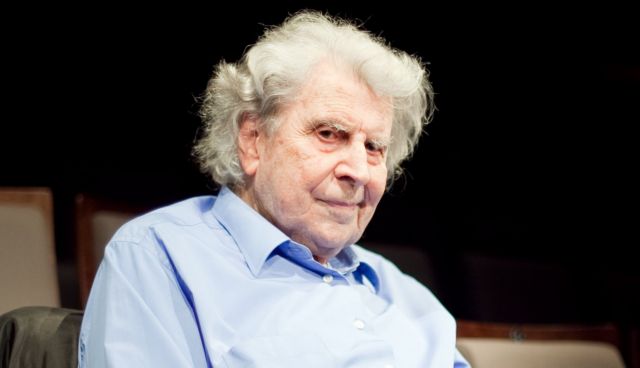 Με πνευμονία στο νοσοκομείο ο Μίκης Θεοδωράκης