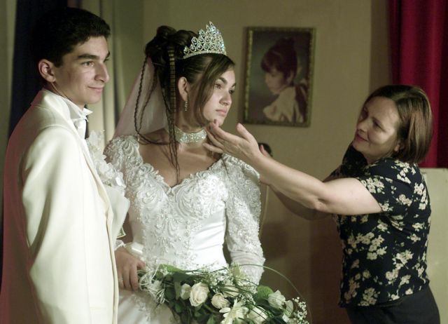 Ρουμανία: Την απαγόρευση του γάμου παιδιών κάτω των 16 ετών ανήγγειλε ο «βασιλιάς» των Ρομά