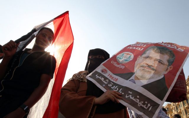 Αίγυπτος: Ακόμη 700 υποστηρικτές του Μόρσι παρουσιάζονται την Τρίτη ενώπιον του δικαστηρίου