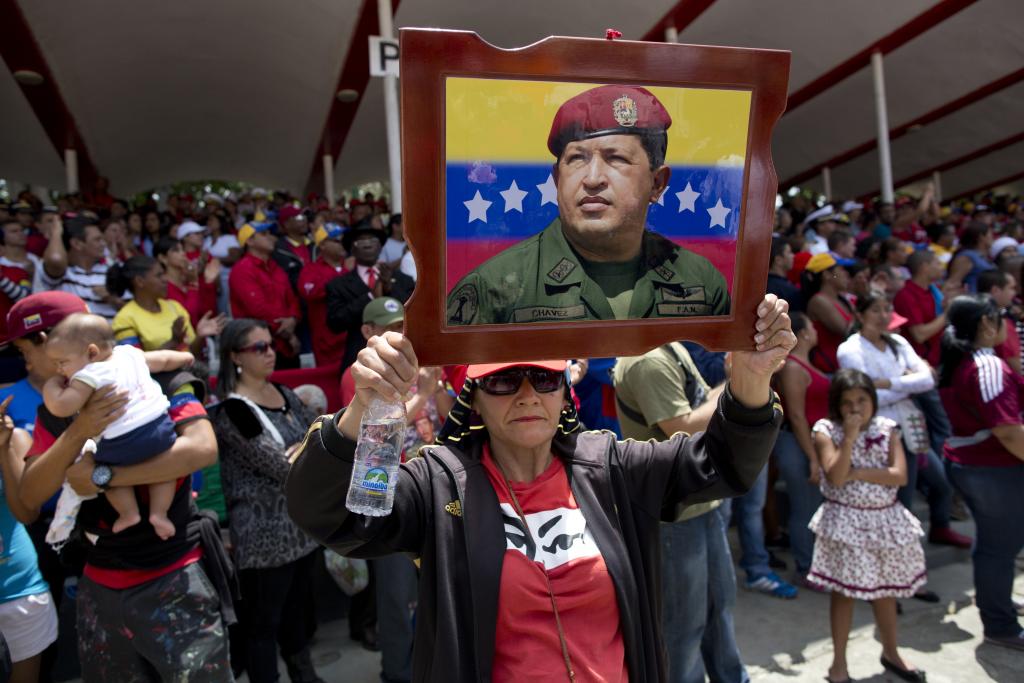 Δεκάδες χιλιάδες άνθρωποι τίμησαν την πρώτη επέτειο από τον θάνατο του Ούγκο Τσάβες