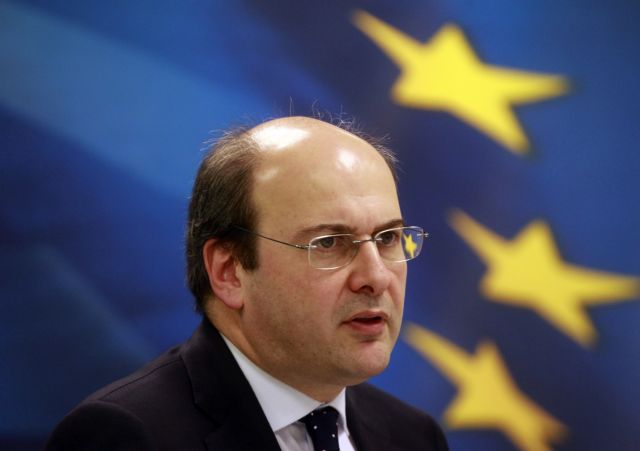 Χατζηδάκης: «Δεν αλλάζει το πλαίσιο για την απελευθέρωση των ταξί»