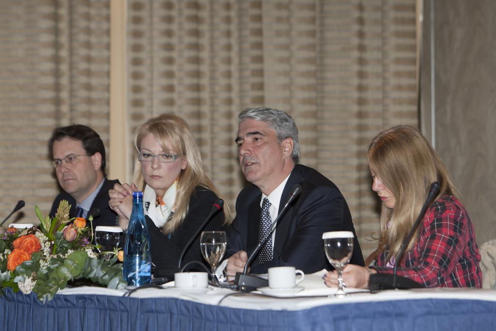 Η Τάνια Ιακωβίδου παίρνει τελικά την έδρα του Αρη Σπηλιωτόπουλου