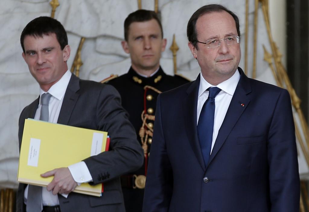 «Ακουσα το μήνυμά σας» είπε στους Γάλλους ο Ολάντ, που διόρισε νέο πρωθυπουργό τον «σοσιαλιστή Σαρκοζί» Μανουέλ Βαλς