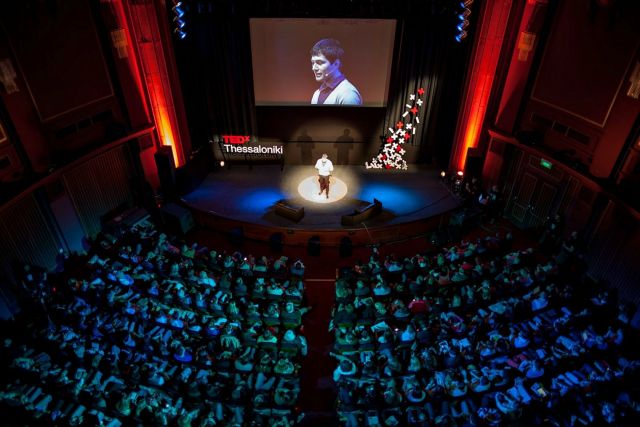 Αναζητώντας την έμπνευση μέσα σε ένα αμφιθέατρο