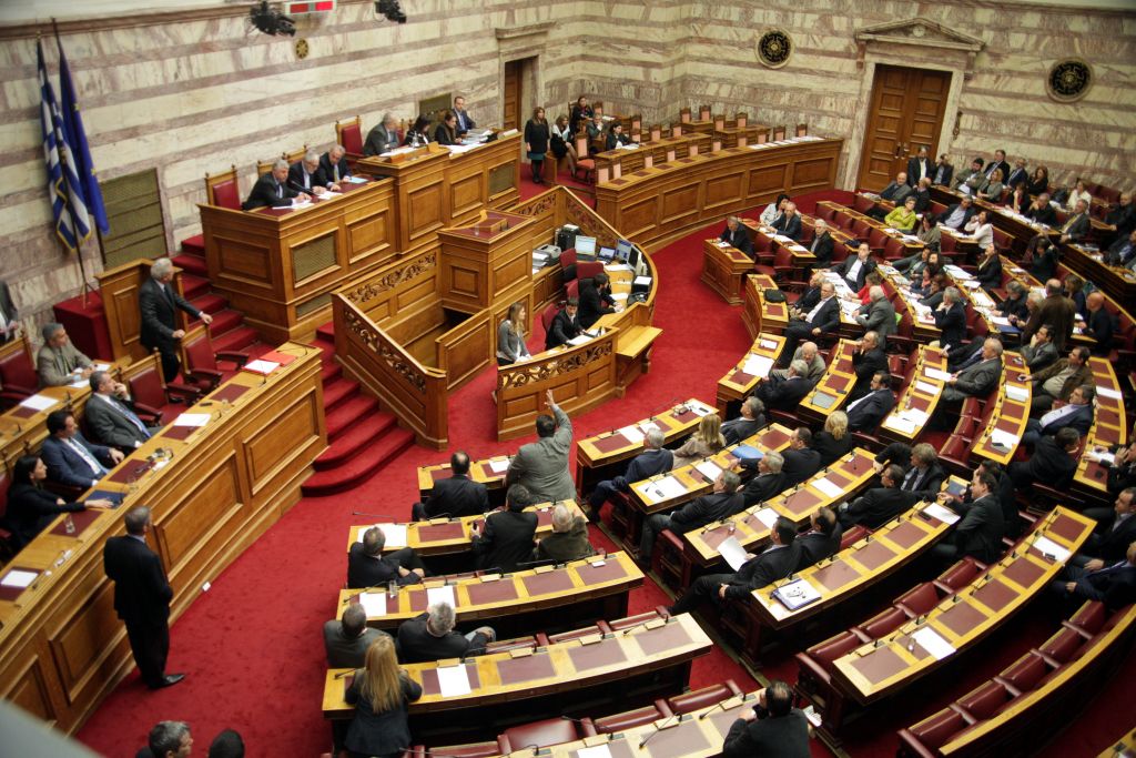 Υπερψηφίστηκε η τροπολογία για το πόθεν έσχες των πολιτικών – καταψήφισε ο Κακλαμάνης