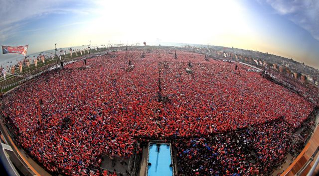Εκλογές στην Τουρκία: Ο Ταγίπ πασάς κρέμεται από τους δημάρχους