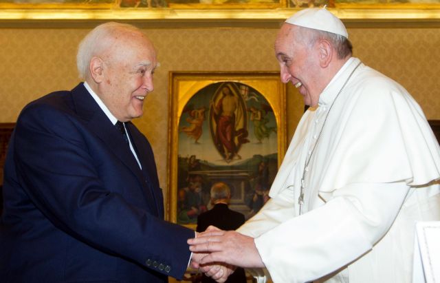 Πάπας Φραγκίσκος: «Είναι σοφός άνθρωπος ο Κάρολος Παπούλιας»