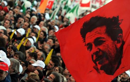 Ενρίκο Μπερλινγκουέρ: Ο άνθρωπος που ήθελε να ενώσει όλους τους Ιταλούς | tanea.gr