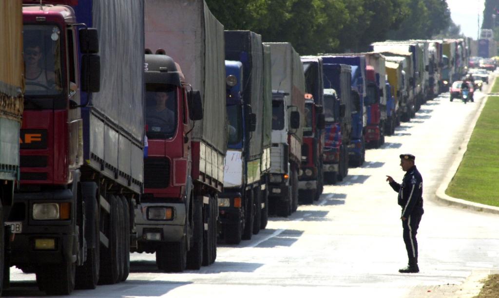 Σε απεργία διαρκείας προχωρούν οι αυτοκινητιστές φορτηγών από το Σάββατο
