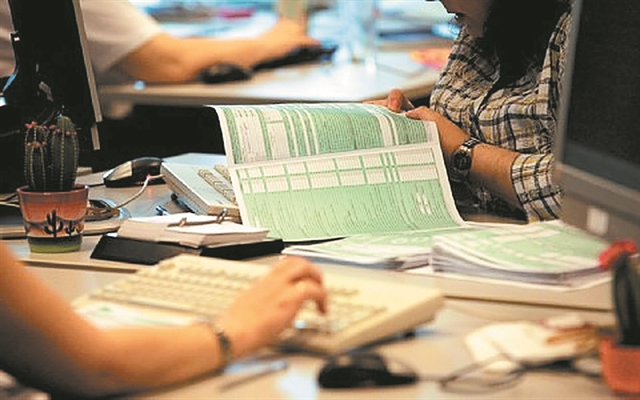 Ζητούν παράταση στο παρά πέντε