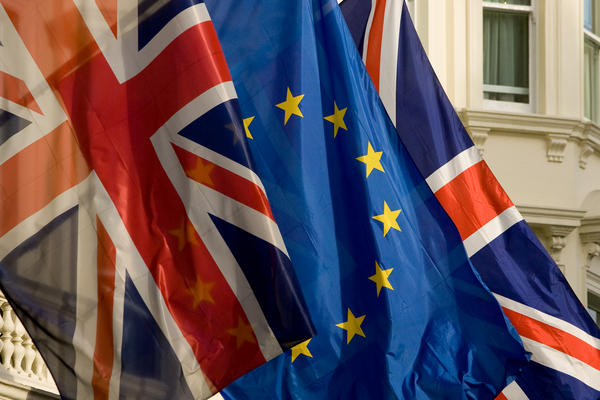 Δίκαιη συμφωνία με τη Βρετανία υπόσχεται ο Ζαν-Κλοντ Γιούνκερ