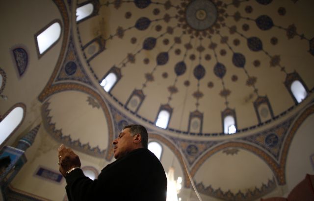 Σφοδρή επίθεση ΠΑΣΟΚ – ΔΗΜΑΡ κατά Σπηλιωτόπουλου για το τζαμί στην Αθήνα