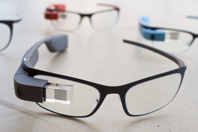 Σε ασθενείς με Πάρκινσον δοκιμάζονται τα γυαλιά-υπολογιστές της Google