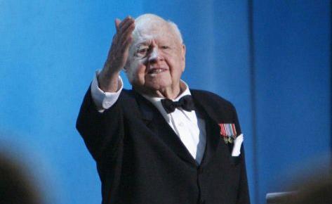 Περιουσία… 13.000 ευρώ άφησε ο Μίκι Ρούνεϊ