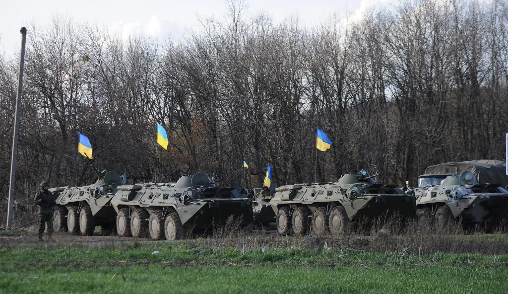 Στα «πρόθυρα εμφυλίου» η Ουκρανία λέει ο Μεντβέντεφ – τέσσερις νεκροί σε συγκρούσεις