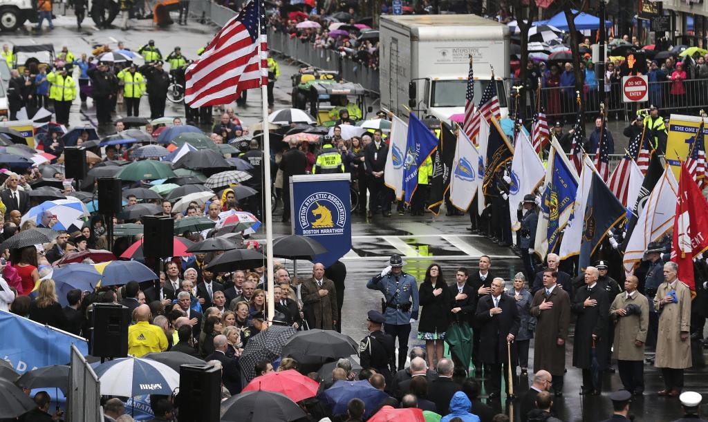 Με ομιλία του Τζο Μπάιντεν η Βοστώνη τίμησε, ένα χρόνο μετά, τα θύματα του ματωμένου Μαραθωνίου