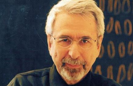 Νίκος Δήμου: Το Αγιο Φως έβαλε φωτιές στο Internet