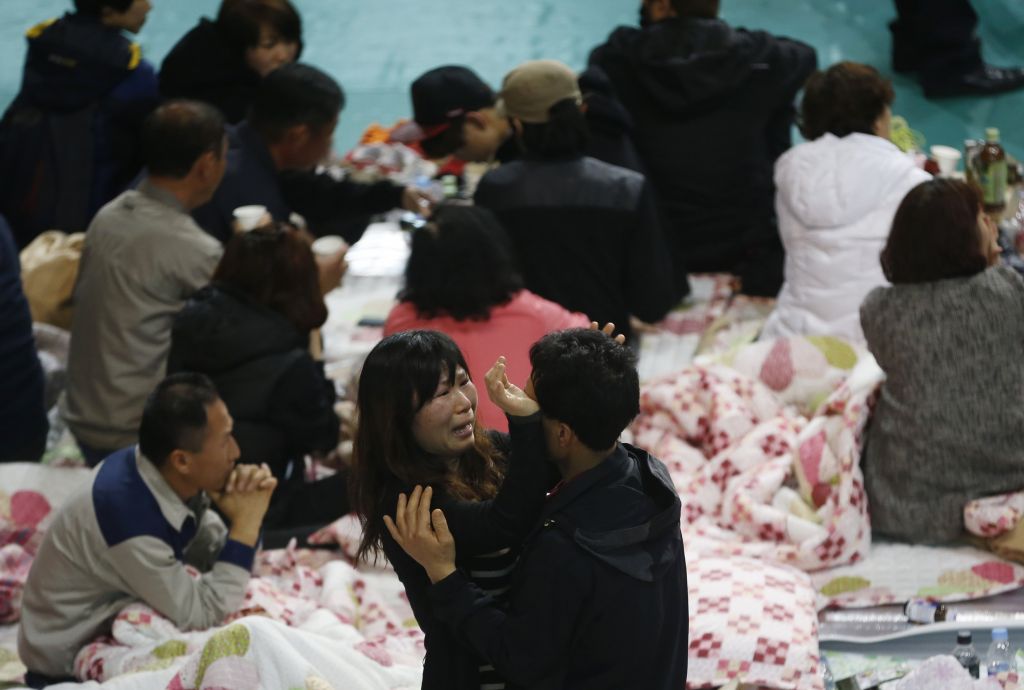 Προπηλακισμός του πρωθυπουργού της Κορέας και λυγμοί του διασώστη: «Δεν μπορούσα να τους σώσω όλους»