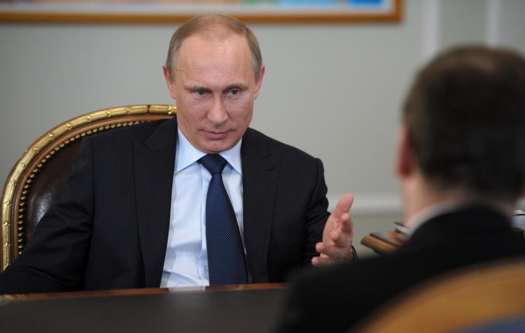 Κρεμλίνο: «Παράλογη η απειλή για κυρώσεις στην προσωπική περιουσία του Πούτιν στην Ελβετία»