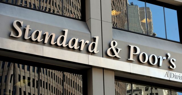 Yποβάθμιση για 15 ευρωπαϊκές τράπεζες ανακοίνωσε ο οίκος αξιολόγησης Standard & Poors