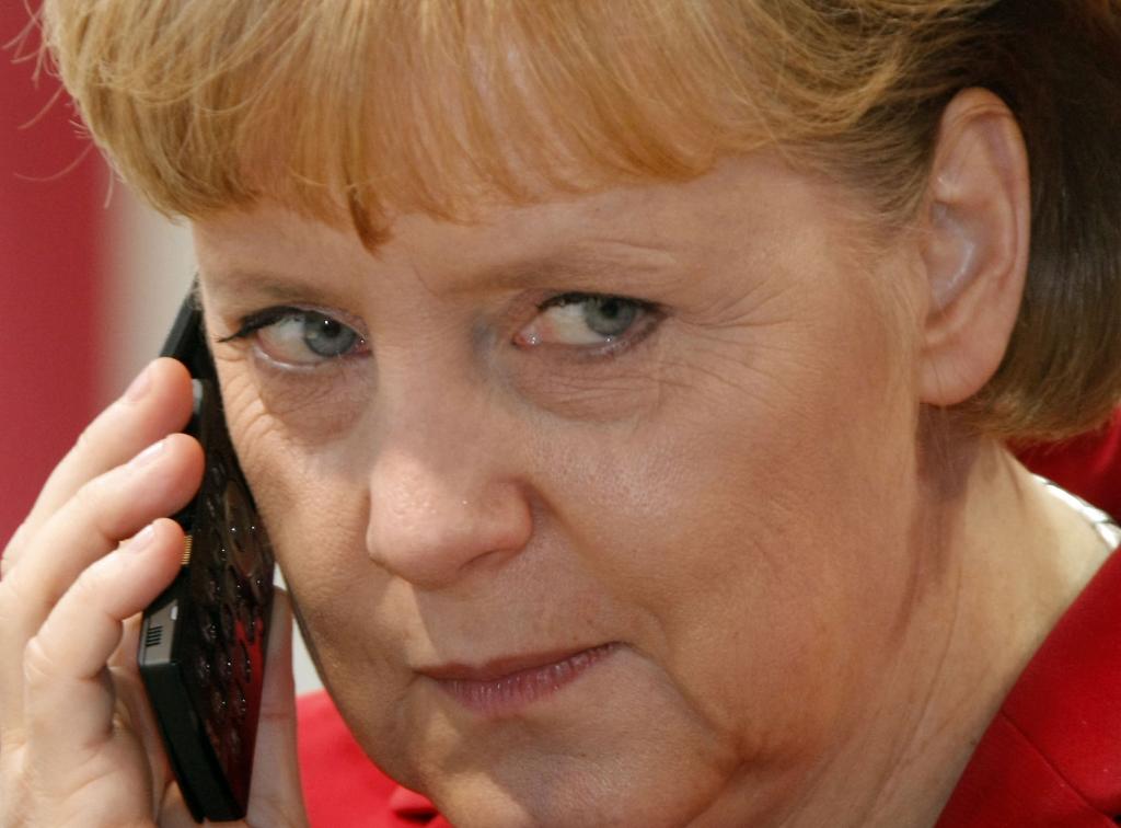 Το Βερολίνο ζήτησε – χωρίς αποτέλεσμα – από τις ΗΠΑ πληροφορίες για τις υποκλοπές των επικοινωνιών της Μέρκελ