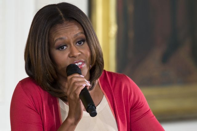 ΗΠΑ: Η Μισέλ Ομπάμα δήλωσε εξοργισμένη από την απαγωγή των μαθητριών στη Νιγηρία, σε ραδιοφωνικό της μήνυμα
