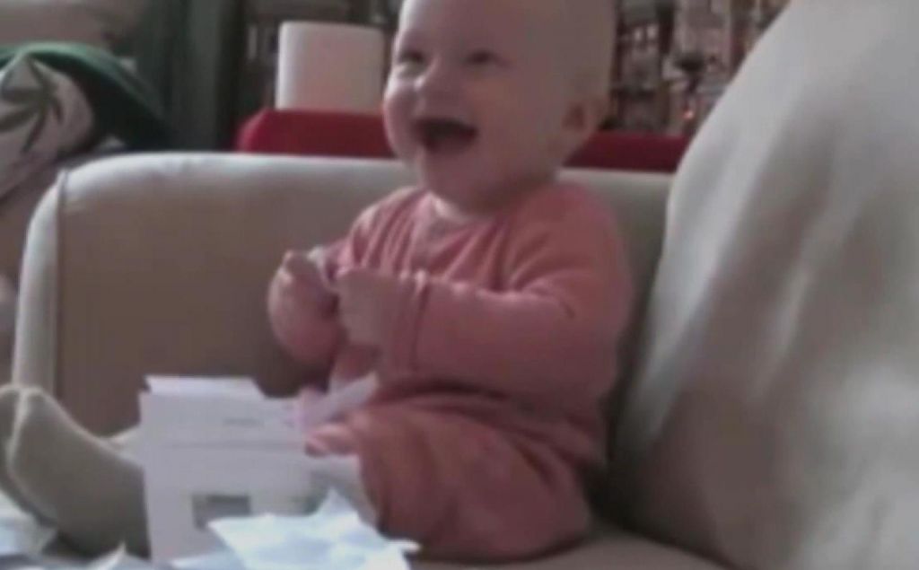 Νέο βίντεο της ΚΝΕ: Γελάνε και τα παιδιά με τον ΣΥΡΙΖΑ