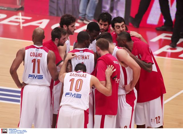 Ο Ολυμπιακός συνέτριψε τον Παναθηναϊκό και ισοφάρισε τη σειρά των τελικών