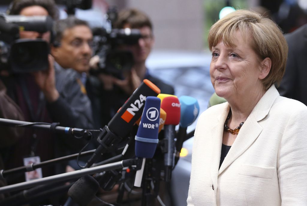 Μέρκελ: «Ο Γιούνκερ είναι ο υποψήφιος μας για την προεδρία της Ευρωπαϊκής Επιτροπής»