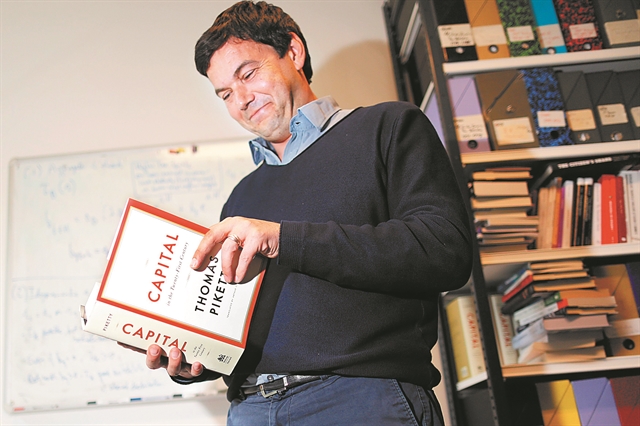 «Βάλτε φόρο εισοδήματος και ακινήτων σε πλουσίους»