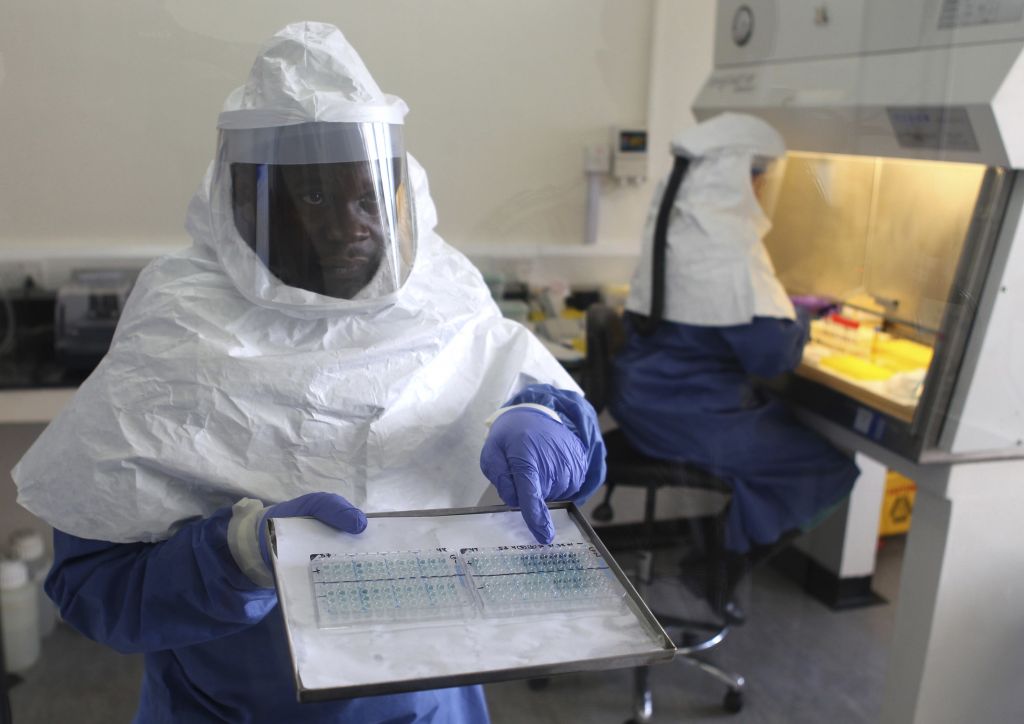 Δέκα επιβεβαιωμένα κρούσματα του αιμορραγικού πυρετού Εμπολα εντοπίστηκαν στη Λιβερία